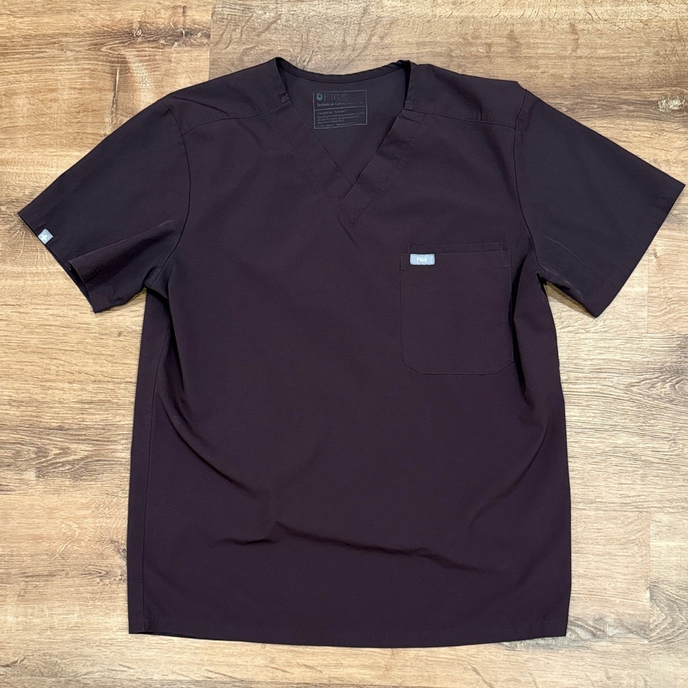 Figs Men's M Plum Leon Three-Pocket Scrub Top™